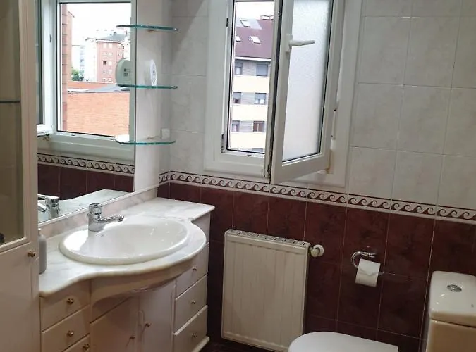 Alberto Astur Privadas Màs Cocina Habitación en casa particular Oviedo